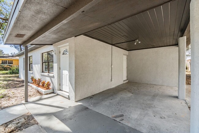 Building Photo - 3bed/2.5 bath in Seminole Heights - comple...