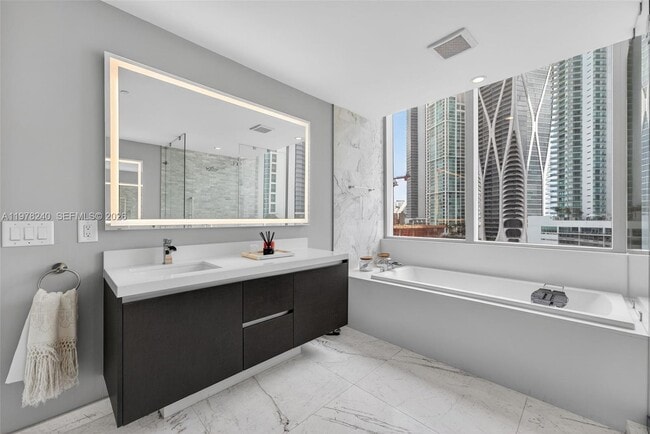 Building Photo - 851 NE 1st Ave