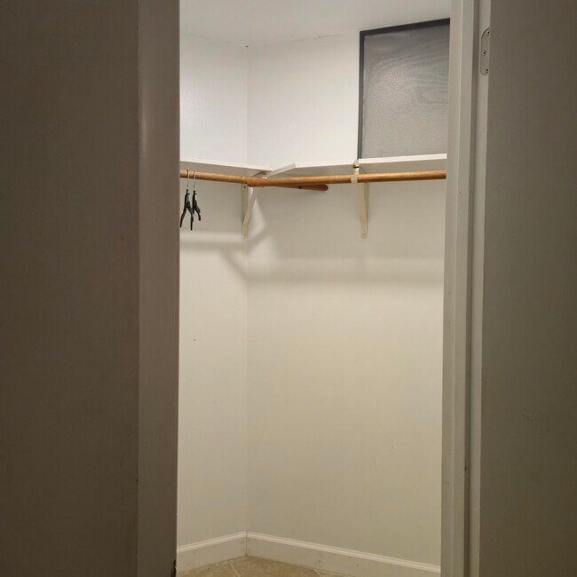 Building Photo - 348 Woodham Ct