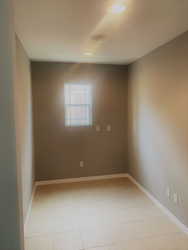 Building Photo - Coming Soon…..Beautiful 5BR/3BA 2-story Home in Gated Community! Pool, Spa, Tot lot!