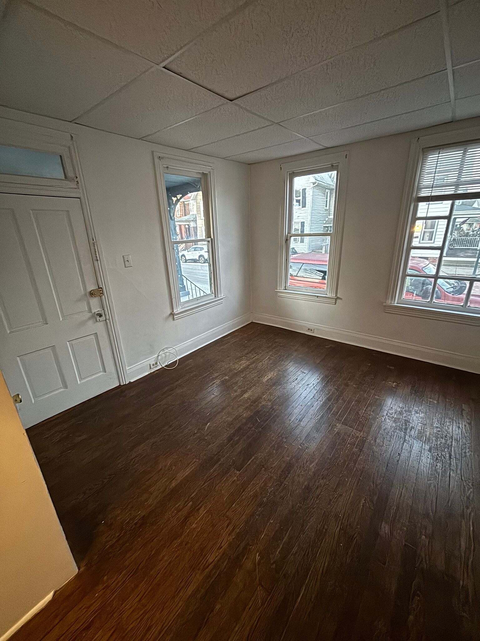 Building Photo - 340 N Franklin St