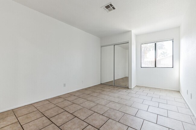 Building Photo - 78683 Ave 42