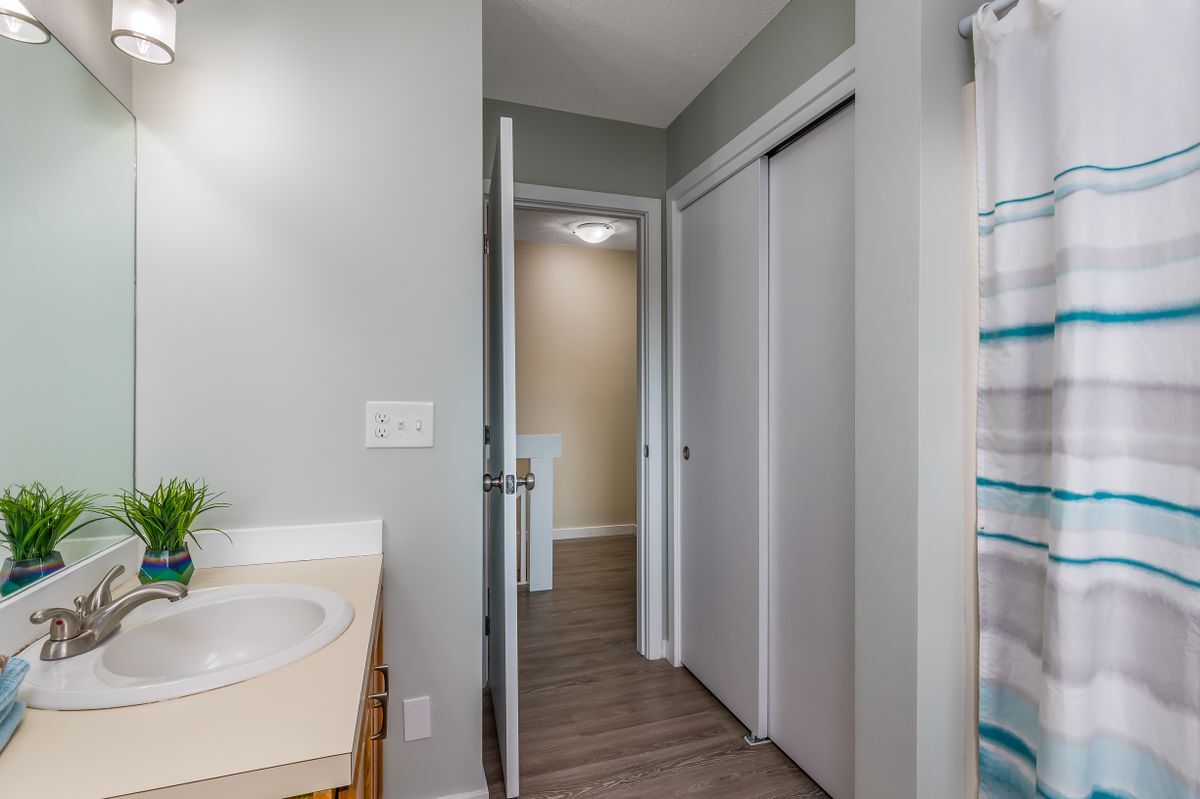 Building Photo - 87 Dunvegan Wds Dr