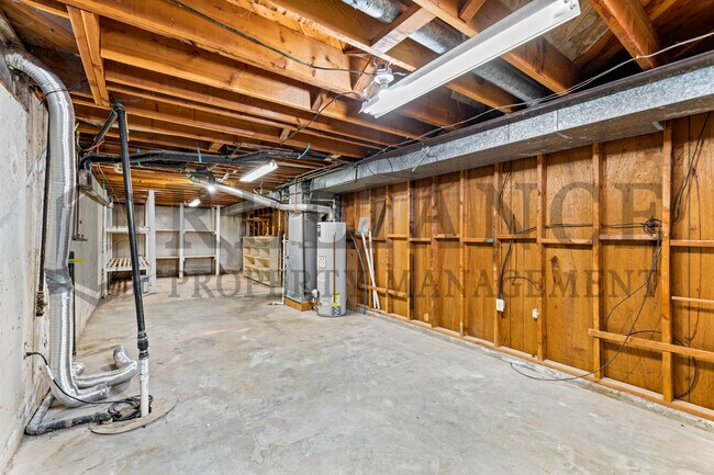 Building Photo - 512 Cindy St