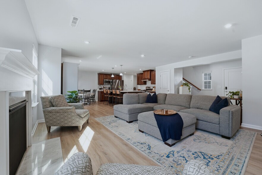 Building Photo - 838 Dean Dr