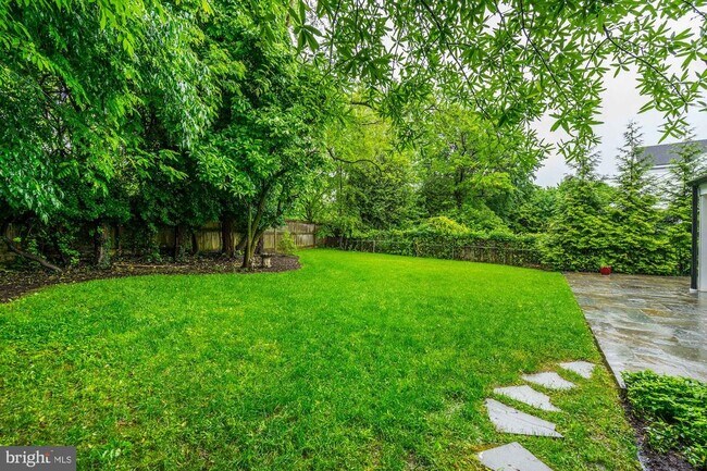 Building Photo - 5724 27th St NW