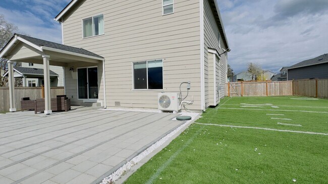 Building Photo - 5+ Bedroom Home in NE Lacey on Large Lot with Long Lake access plus A/C!