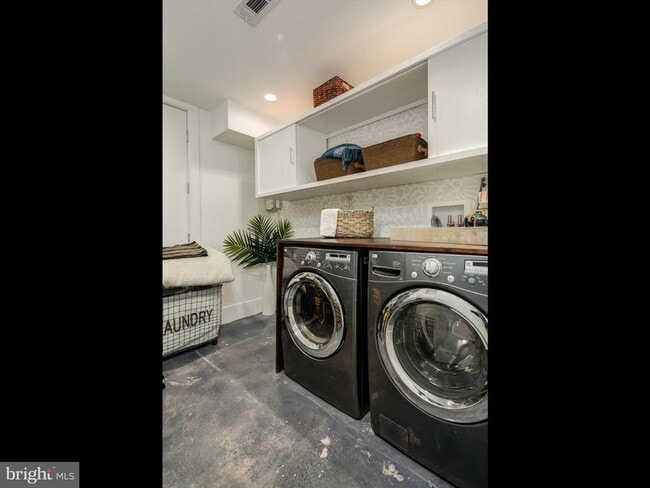 Building Photo - 1450 T St NW