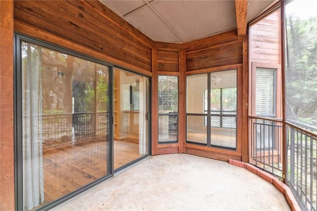 Building Photo - 4711 Spicewood Springs Rd