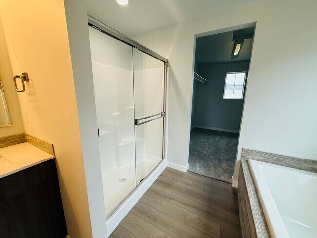 Building Photo - Brand New 4 Bedroom Home for Rent in SW Meridian!