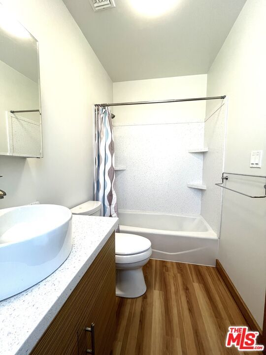 Building Photo - 503 N San Vicente Blvd