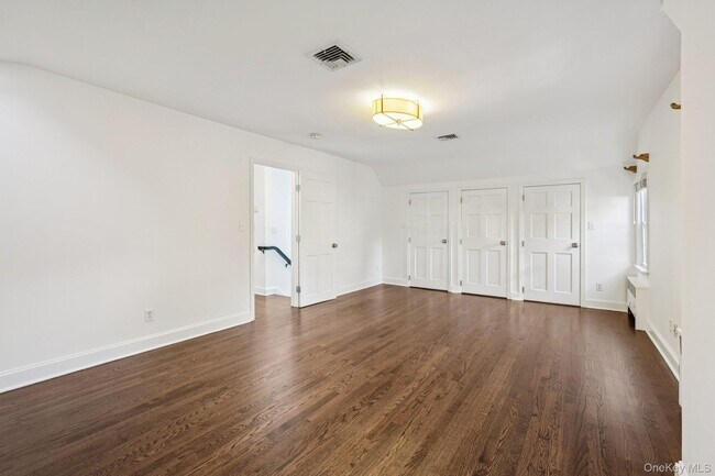 Building Photo - 71 Tamarack Rd