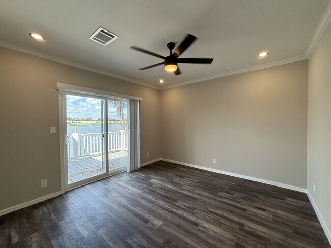 Building Photo - 6909 41st Ave N