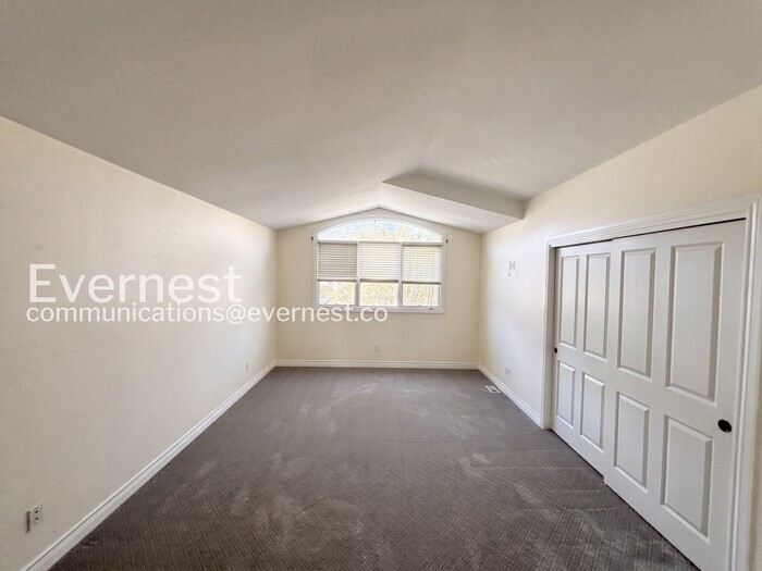Building Photo - 268 S Garfield St