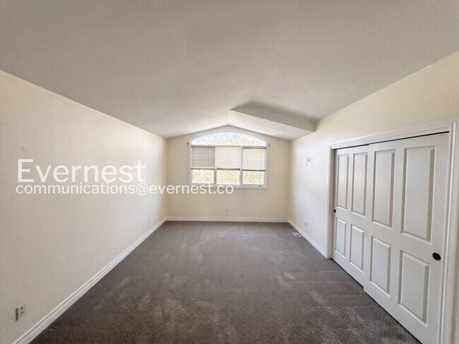 Building Photo - 268 S Garfield St