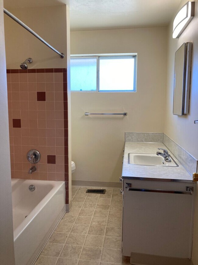 Building Photo - purvis03