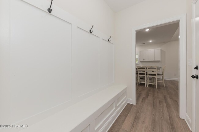 Building Photo - 111 Hampton Ct