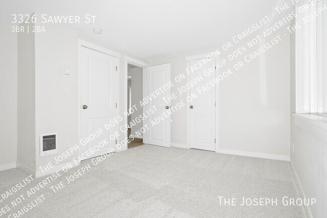 Building Photo - 3326 S Sawyer St