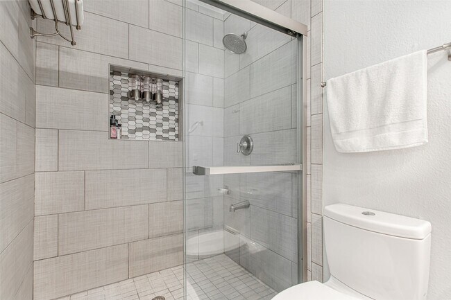 Building Photo - 4719 Junius St