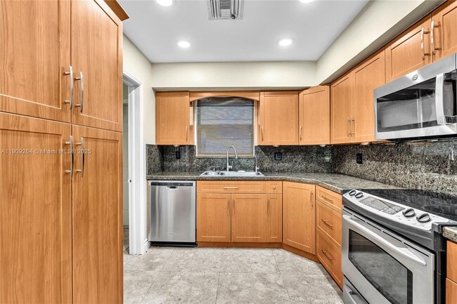 Building Photo - 2114 N 44th Ave