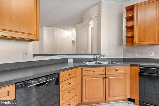 Building Photo - 1024 Leeward Way