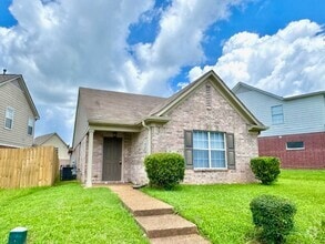Building Photo - SterlingRidgeDr10268