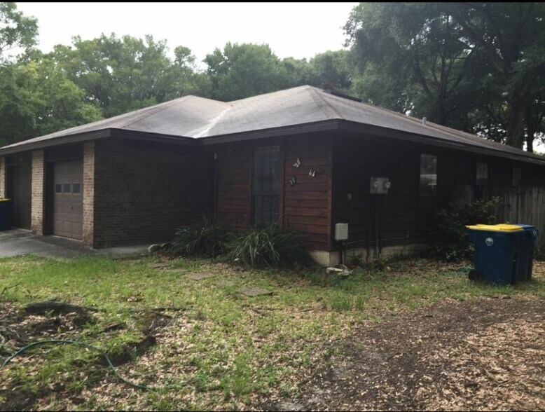 Front of home. - 7423 Colony Cove Ln