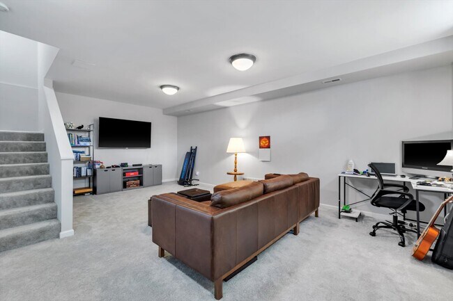 Building Photo - 8018 Presidio Ct