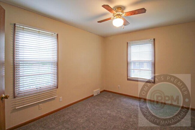 Building Photo - Raised Ranch | 3 Bedroom 2 Bathroom Home | Benson