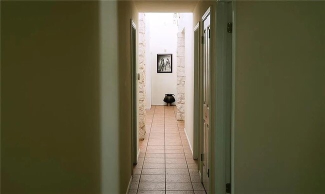 Building Photo - 3103 Mistywood Cir