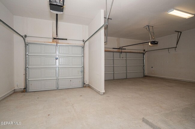 Building Photo - 2241 Tierra Delmonte Dr