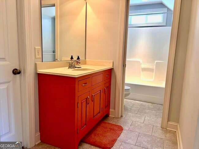 Building Photo - 303 Evesham Ave