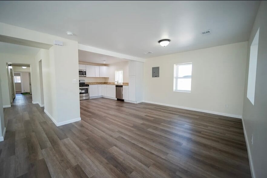 Building Photo - 315 Atrisco Dr SW