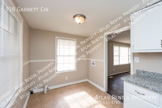 Building Photo - 928 Garrett Cir