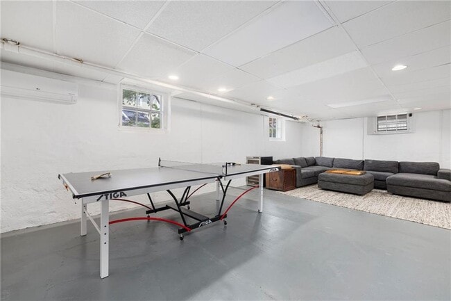 Building Photo - 14 Greenough Pl