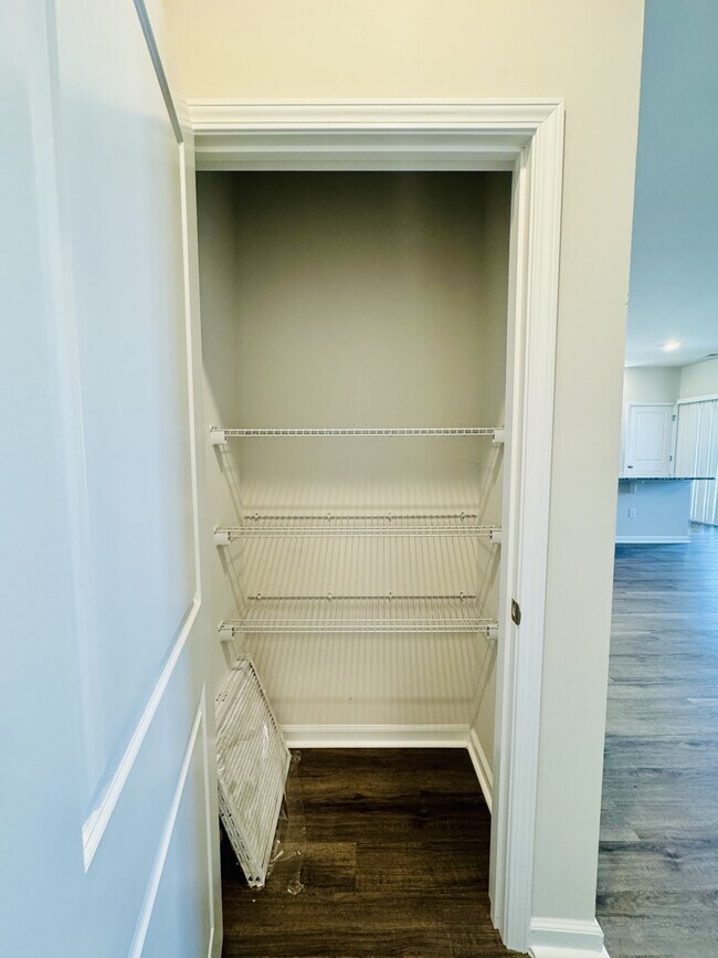 Building Photo - 1805 Castlebay Dr