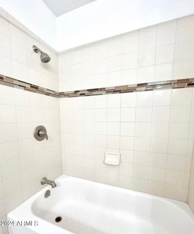 Building Photo - 8449 E Crestwood Way