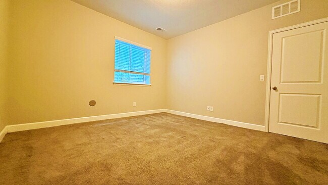 Building Photo - FANTASTIC 2019 4 Bed 3.5 Bath Ranch with over 3,000 finished SqFt in the Castlewood Neighborhood ...