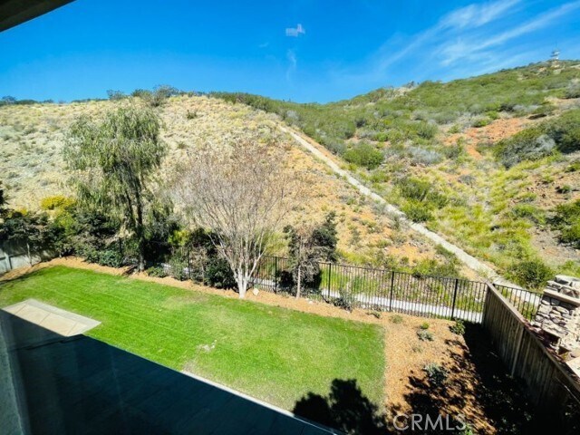 Building Photo - 1574 Glencrest Dr