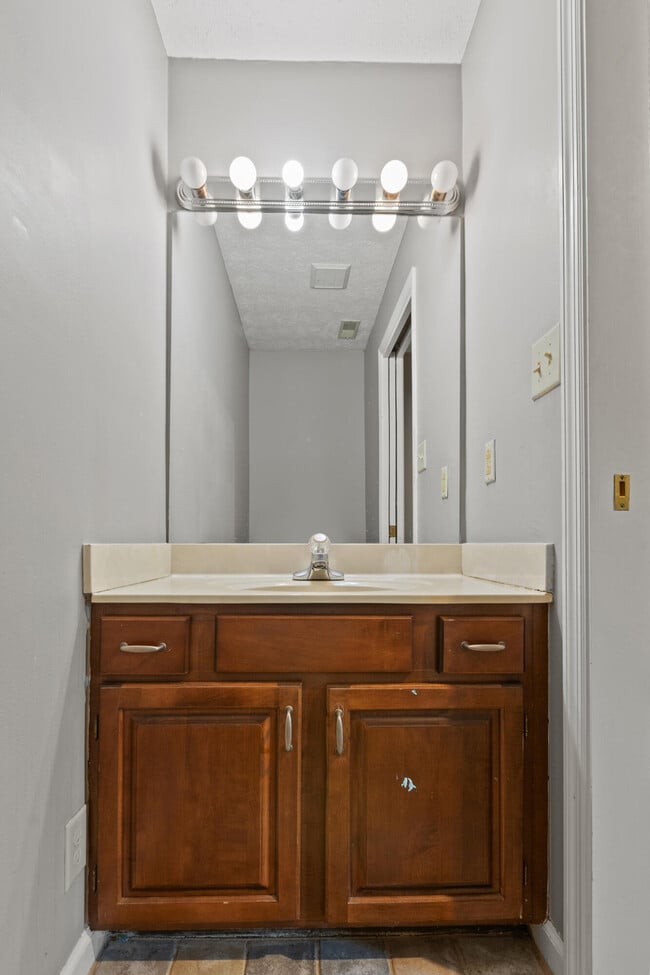 Building Photo - 403 Windfield Pl