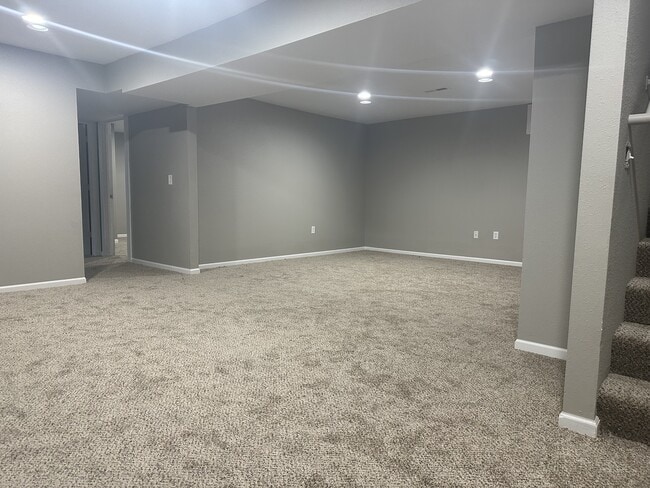 Building Photo - 602 Sara St