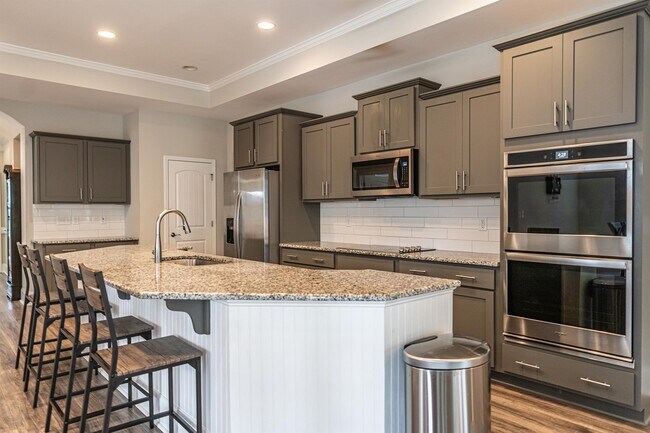 Building Photo - 153 Keowee Cir