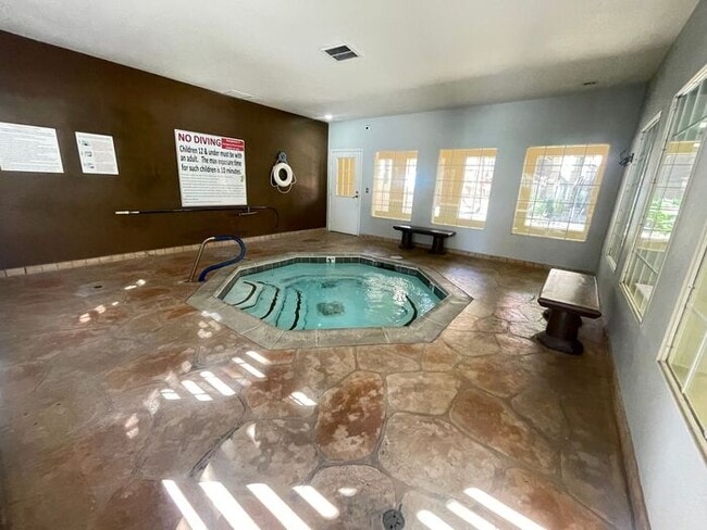 Building Photo - To schedule a viewing, call Wally Fellman ...