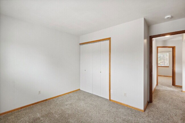Building Photo - 8455 Ilex Dr