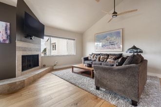 Building Photo - 317 Crocus Ct