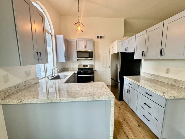 Building Photo - NEWLY REMODELED - 3 Bedroom 2 Bath Home for Rent
