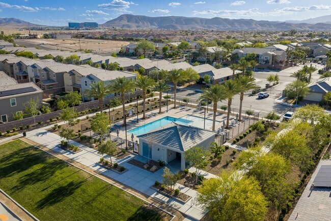 Building Photo - Modern Henderson Townhome with Loft & Resort-Style Amenities