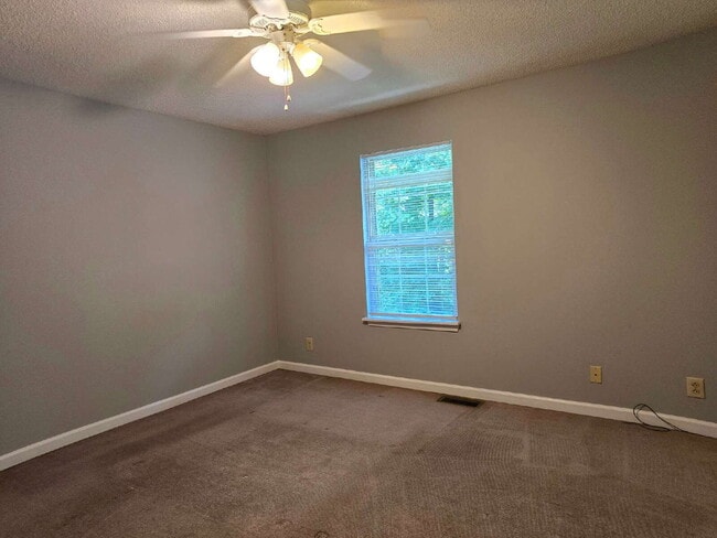 Building Photo - 113 Hickory Trace Rd