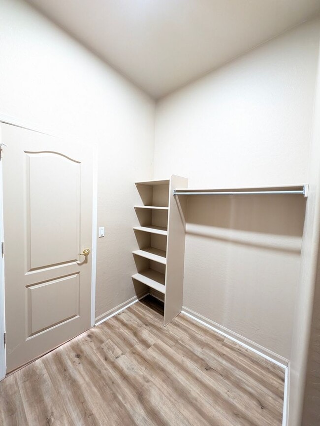 Building Photo - AVAILABLE NOW IN HIGLEY GROVES!!!!