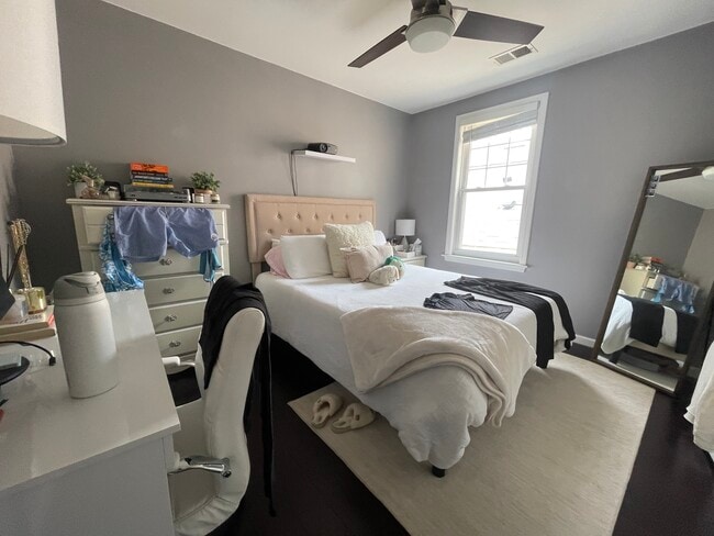 Building Photo - 1828 N Bissell St